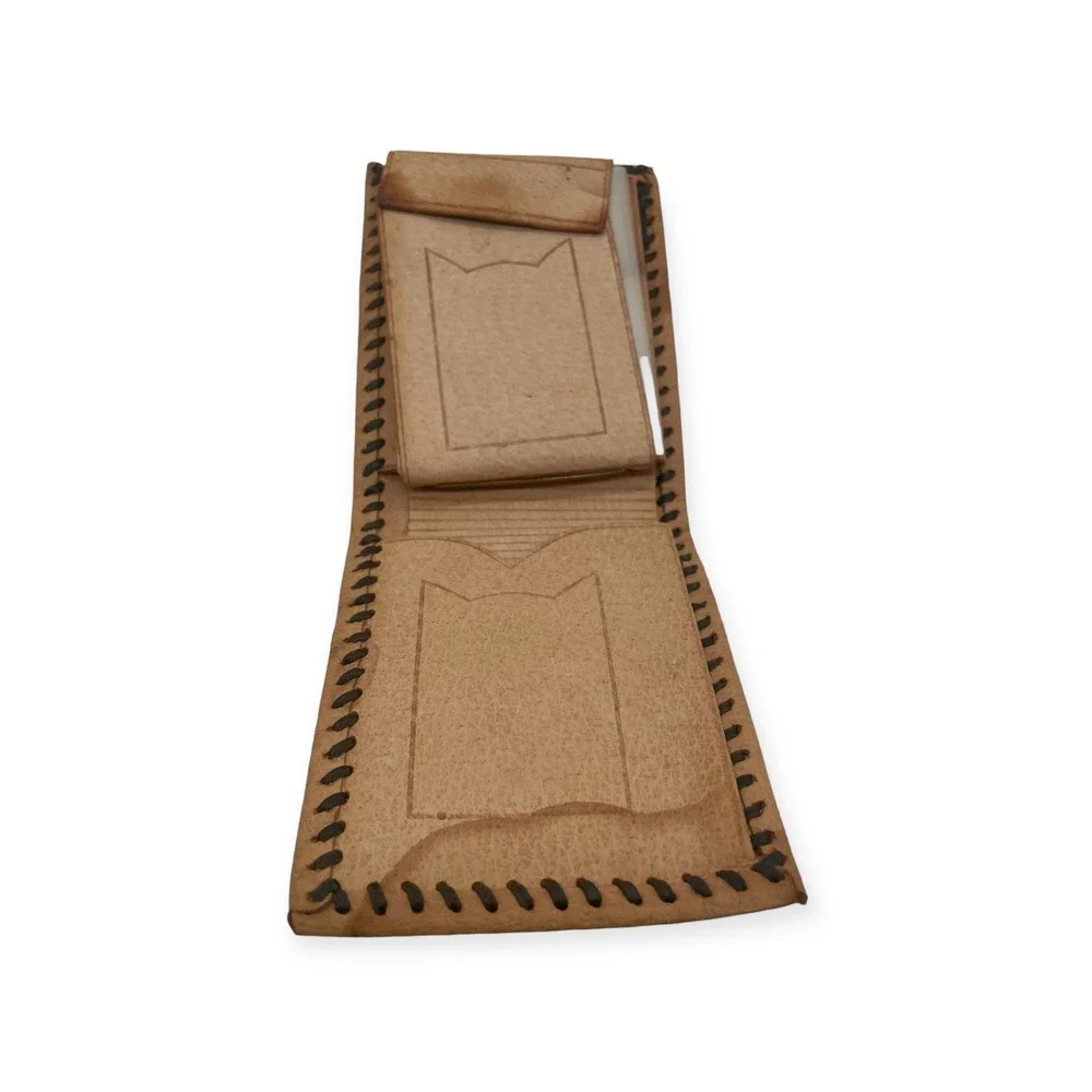 Vintage Amity Tooled Natural Leather Billfold Bi-Fold‎ Brown